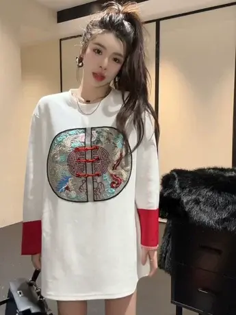 2024早春新款新中式国风盘扣撞色拼接龙纹长袖 T恤上衣内搭打底衫商品大图