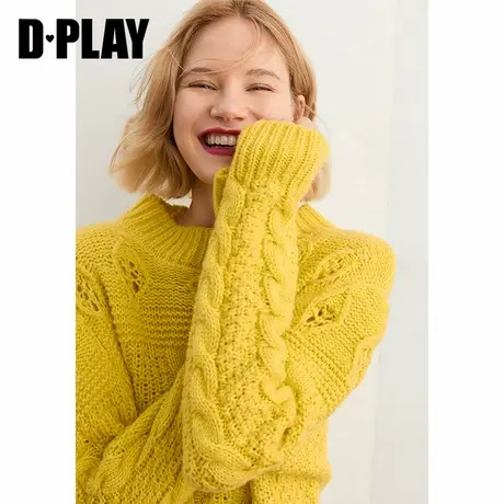 【反季1件7折】DPLAY镂空绞花芥末黄长袖风落肩套头衫商品大图