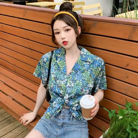 港风碎花衬衫女短袖设计感小众轻熟心机洋气方领法式小清新上衣夏图片