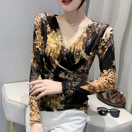 初秋新款性感V领网纱打底衫女长袖复古气质印花T恤设计感交叉上衣商品大图