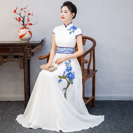 青花瓷大合唱团演出服女长裙2025新款走秀旗袍主持人朗诵表演礼服图片