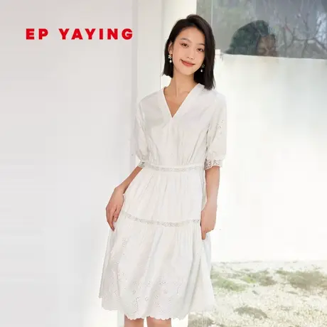 EP雅莹女装 纯棉气质V领白色减龄收腰连衣裙 2023新款4658A图片