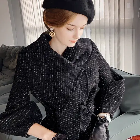 【直播】粉红大布娃娃优雅气质大翻领亮丝呢大衣图片