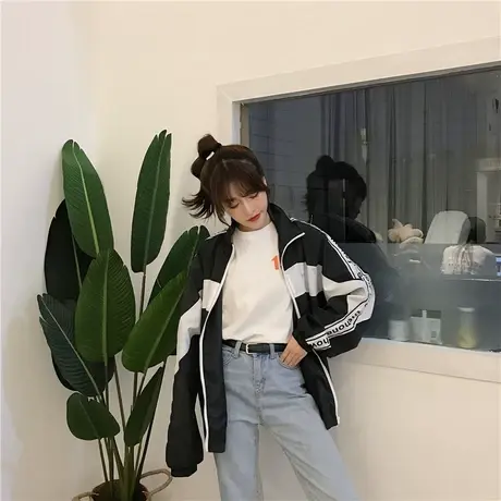 法国小众设计情侣装新款2021韩版外套春秋季男女学生套装宽松班服图片