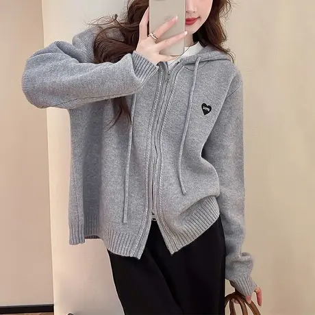 唐狮秋冬休闲前胸小刺绣连帽拉链开衫女针织外套春秋高级感潮tu图片