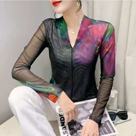 欧货性感V领打底衫长袖网纱印花镂空时尚气质减龄内塔上衣女T恤潮图片