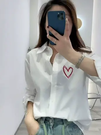 刺绣爱心衬衫女2023春秋季新款欧货设计感小众显瘦别致小个子衬衣商品大图