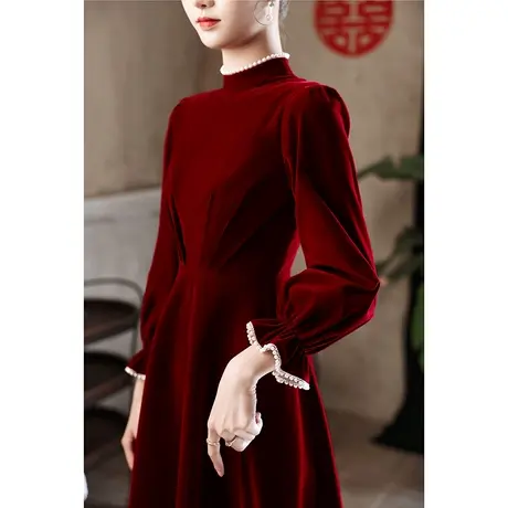 敬酒服新娘冬季长袖加厚酒红色订婚礼服女平时可穿回门丝绒小个子图片