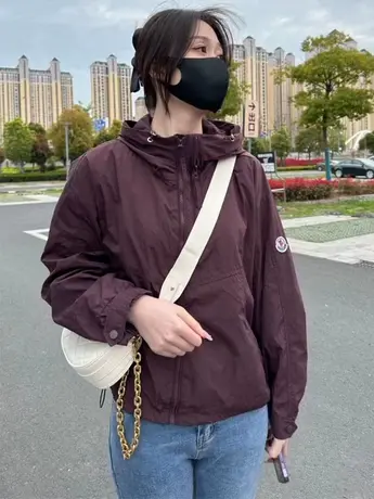 时尚连帽防晒衣外套女2023新款宽松韩版带拉链开衫防晒冲锋衣短款图片