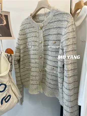 给足温暖！金扣流苏边边 浅色系花线羊毛香香毛衣外套女秋冬上衣商品大图