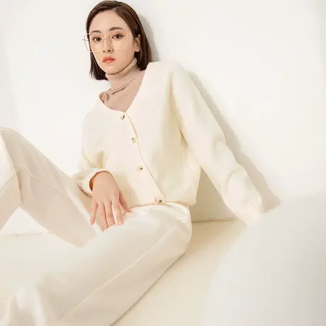 桔熊秋冬季设计感斜排扣保暖长袖蓬松针织衫毛衣外套女大码FA2609图片