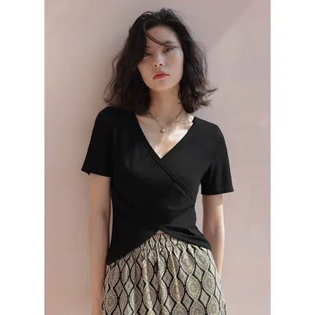 弥古黑色短袖莫代尔棉t恤女夏设计感小众短款交叉上衣修身v领针织商品大图