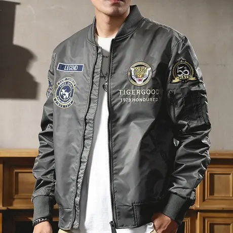 男装夹克2022秋冬季加厚保暖潮流时尚简约舒适夹克宽松舒适外套男图片