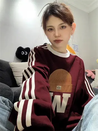 圣诞圆领酒红色小个子撞色三条杠穿搭卫衣女2024新款长袖通勤上衣商品大图