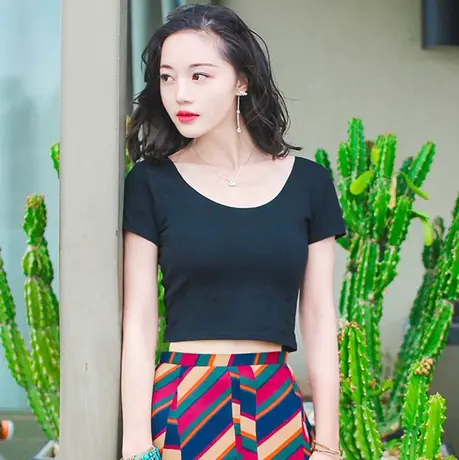 西子美丽心情夏季新品黑色短款不规则修身打底露脐短袖T恤上衣女图片