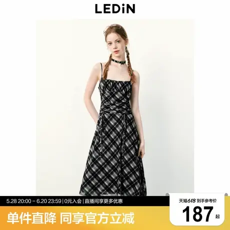 乐町抽褶吊带连衣裙年夏季新款女装弹力格纹网纱裙甜辣风吊带裙图片