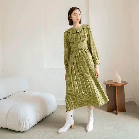 桔熊春秋季复古气质印花百褶翻领长袖高腰连衣裙子女装大码DA9492图片