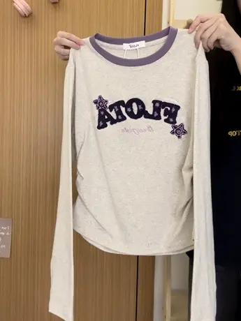 红续植绒紫色星星字母拼色长袖T恤女日系ins风打底衫上衣秋冬新款商品大图