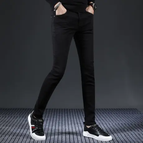 纯黑色牛仔裤男款修身小脚裤秋冬款2023新款高弹力百搭男士裤子图片