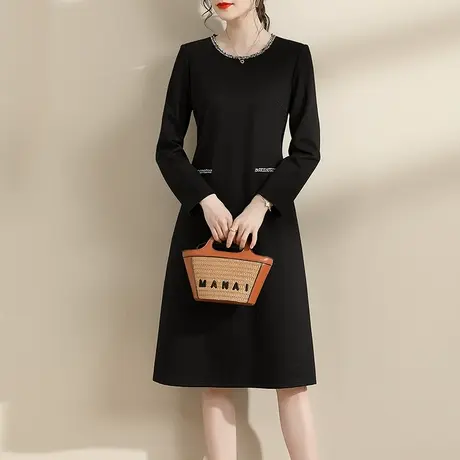 水墨青华秋季新品法式时尚圆领打底裙百搭显瘦黑色针织连衣裙图片