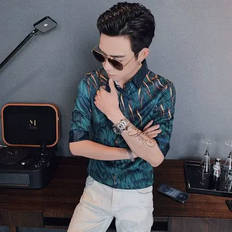 短袖衬衫男夏季韩版潮流衬衣ins痞帅七分袖中袖发型师花色修身图片