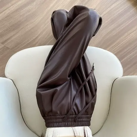 咖色pu皮裤女高腰垂感阔腿裤子2023年秋冬新款宽松直筒休闲皮长裤图片