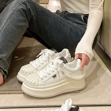 小香风小白鞋女高级感2024春新款学生运动板鞋珍珠链条甜酷厚底鞋商品大图