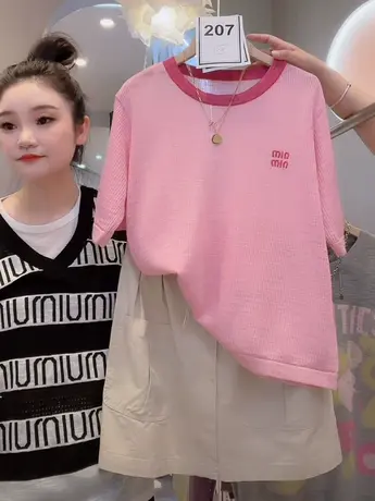 粉色短袖t恤女夏2023新款设计感小众刺绣撞色圆领套头冰丝上衣洋图片