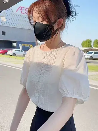 韩系圆领一粒扣褶皱设计感衬衫女 2023夏季韩版宽松泡泡袖上衣潮商品大图