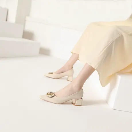 2023年春季新款设计感小众气质尖头高跟鞋女粗跟浅口方扣百搭单鞋图片