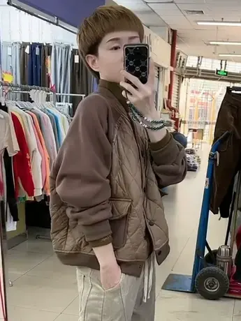 2023秋冬新款时尚休闲气质撞色菱形格加厚拼接外套女宽松棒球棉服图片