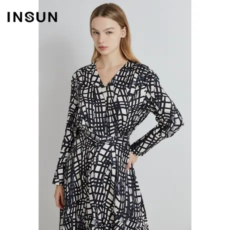 INSUN恩裳线上专选春季V领不规则晕染衬衫图片