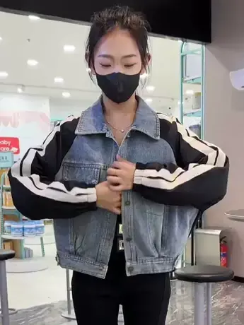 牛仔拼接宽松夹克短外套女2023韩版早秋季新款无帽显瘦百搭上衣图片