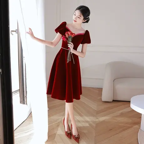 红色小礼服裙夏季敬酒服新娘小个子订婚礼服法式丝绒公主平时可穿图片