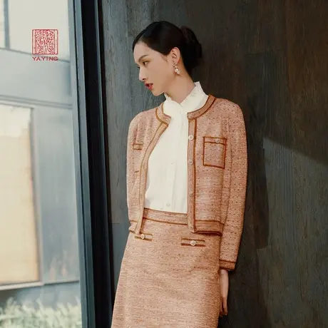 EP雅莹高端系列 优雅收腰花型设计短款毛针织衫 商场同款9104A图片