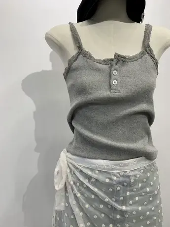 蕾丝花边纽扣吊带小背心女2024夏季新款修身显瘦内搭外穿辣妹上衣图片