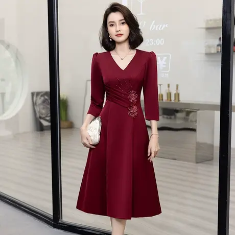 喜婆婆婚宴装气质男方妈妈婚礼晚礼服结婚丈母娘冬季年轻简约大气图片