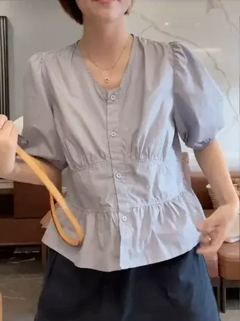 泡泡袖衬衫女夏季新款宽松显瘦v领韩版褶皱小众设计感短袖上衣潮图片
