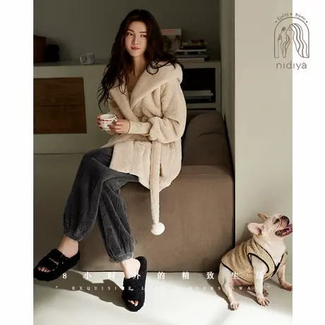 妮狄娅睡衣女冬季加厚保暖珊瑚绒连帽短袍简约时尚纯色家居服套装商品大图