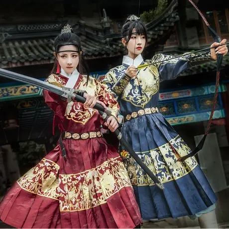 【如梦霓裳丨瑞龙吟】明制夏季汉服男织金薄飞鱼服女曳撒龙纹贴里图片
