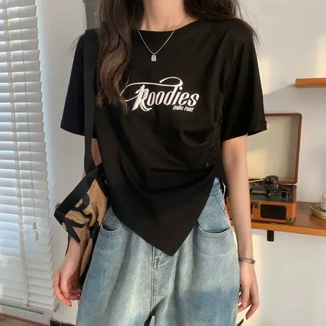 ins超火短袖夏季女t恤小众设计感修身韩版不规则开叉纽扣上衣服潮图片