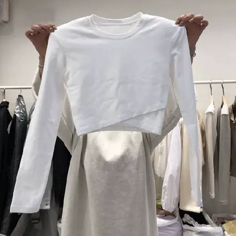 白色t恤女长袖2021新款春秋韩版修身打底衫设计感短款露脐上衣潮图片