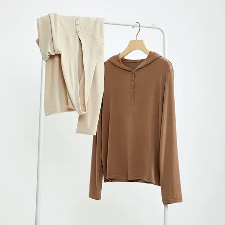 享永子【依翡丝羊毛】每厘米不低于5针 半门襟纽扣连帽长袖打底衫商品大图