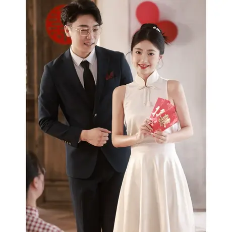 白色无袖旗袍敬酒服2023新款新娘订婚礼服登记领证小白裙缎面简约图片