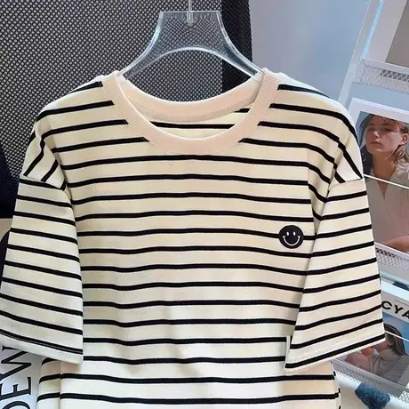 欧货条纹显瘦短袖t恤女夏季大码宽松小众设计感刺绣笑脸半袖上衣图片