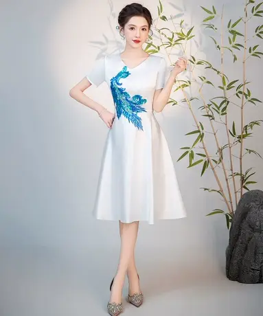 主持人迎宾高中学生大合唱演出服礼仪小姐颁奖礼服接待中式旗袍裙图片