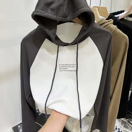 洋气减龄连帽长袖T恤女初秋修身显瘦小个子短款撞色插肩袖上衣潮商品大图