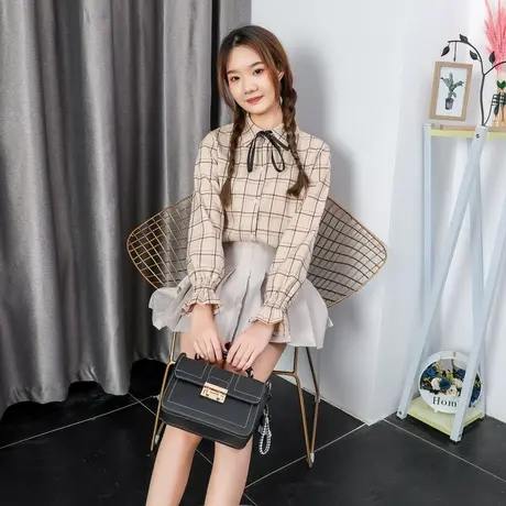 杏色衬衣2022春装新款文艺复古翻领小清新格子衬衫女喇叭袖上衣女商品大图