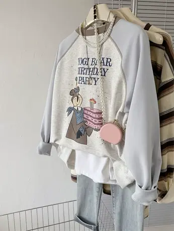 AB面生日小熊印花拼色圆领宽松上衣春季女韩系胖MM插肩袖显瘦卫衣商品大图