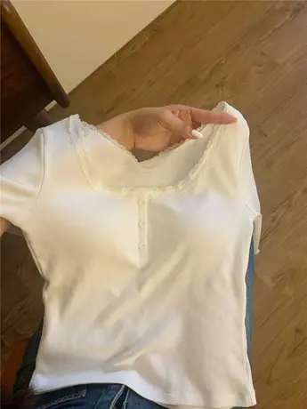 u领蕾丝t恤女长袖秋冬白色胸垫打底衫内搭修身纯欲超显身材的上衣图片